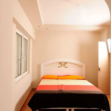 A Stunning House In A Prime Area By The Sea Front. Appartamento *